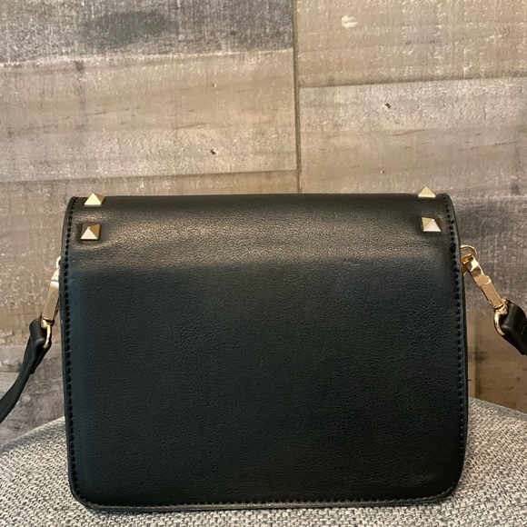Black Crossbody with spikes and turn lock closure - Picture 3 of 16